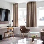 Hotel Weinhaus Uhle 4*
