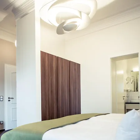 Otel Weinhaus Uhle 4*
